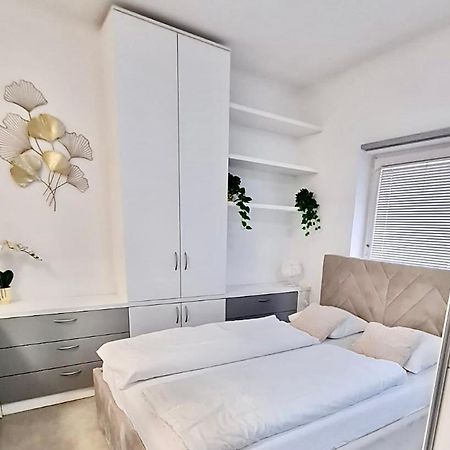 Ljubljana Central Lux Apartment With Free Parking Exteriör bild